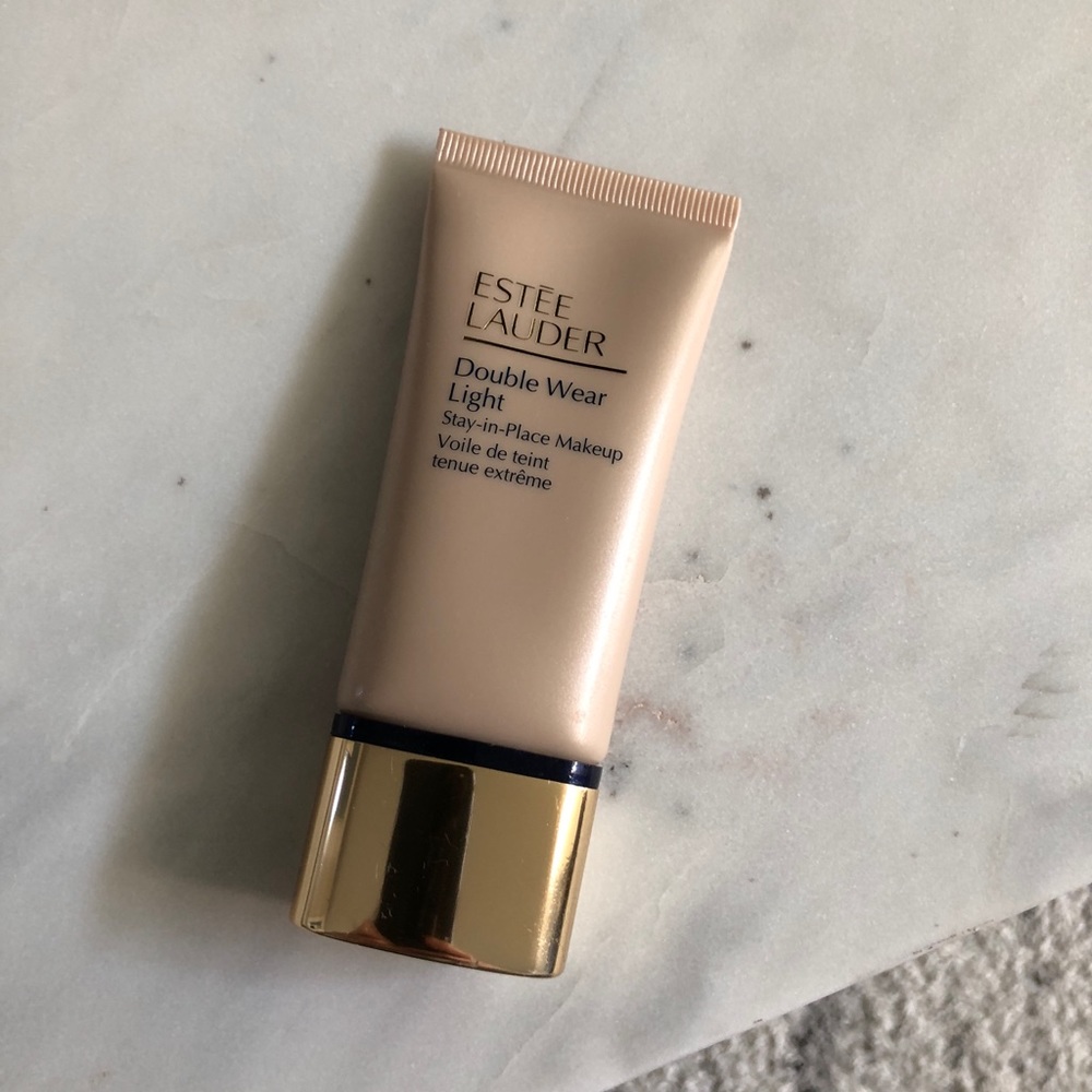 Estée Lauder double wear light foundation